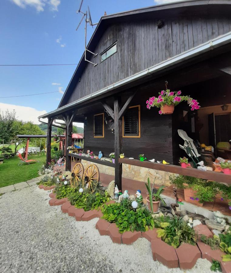 Kuca Viola, Traditional Wooden House In Тухель Екстер'єр фото