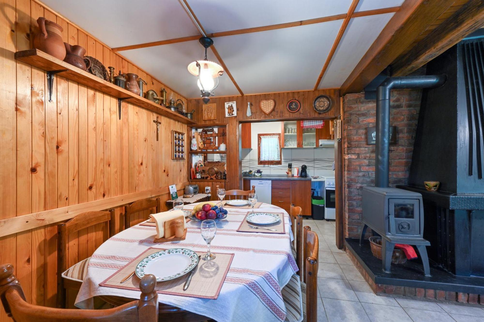 Kuca Viola, Traditional Wooden House In Тухель Екстер'єр фото